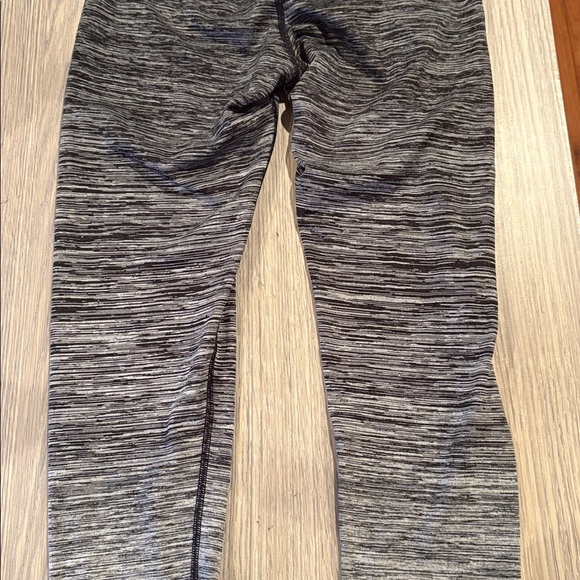 Aerie Chill Play Move Ombre Gray Leggings Size M 28” Inseam - Picture 6 of 8
